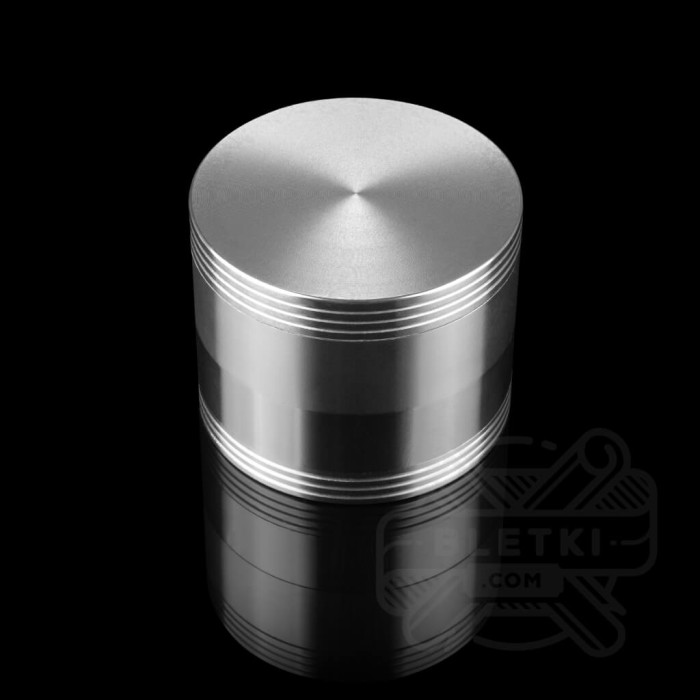 Młynek metalowy 63 mm AXE - 4 częściowy z magnesem (srebrny)