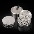 Metalowy młynek (grinder) 62 mm - 4 częściowy z magnesem (srebrny)