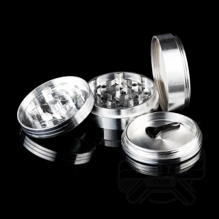 Aluminiowy młynek (grinder) Hammercraft 63mm - 4 częściowy z magnesem (srebrny)